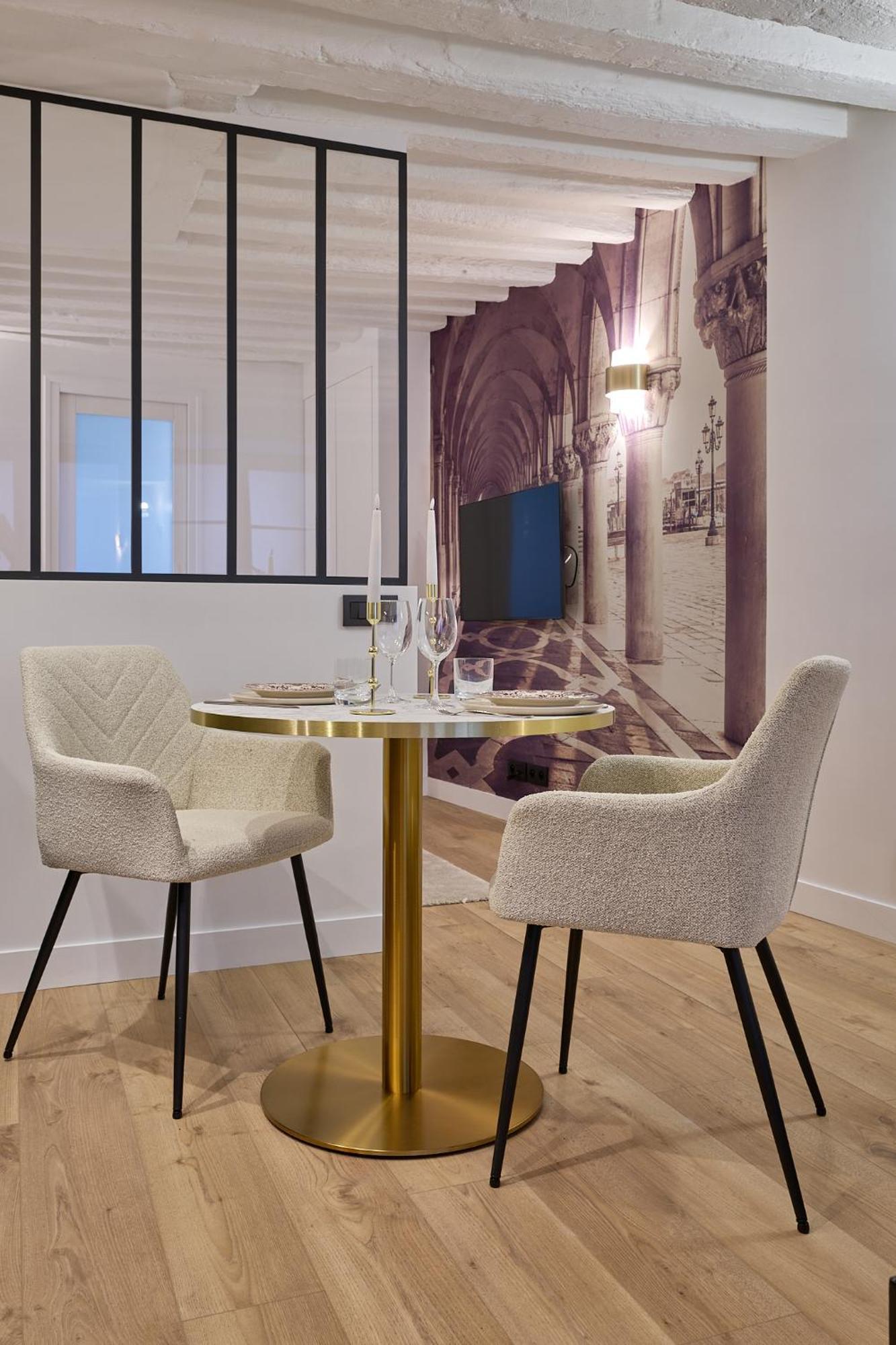 30m2 Cosy A 5 Min A Pied Du Musee Du Louvre * Parijs
